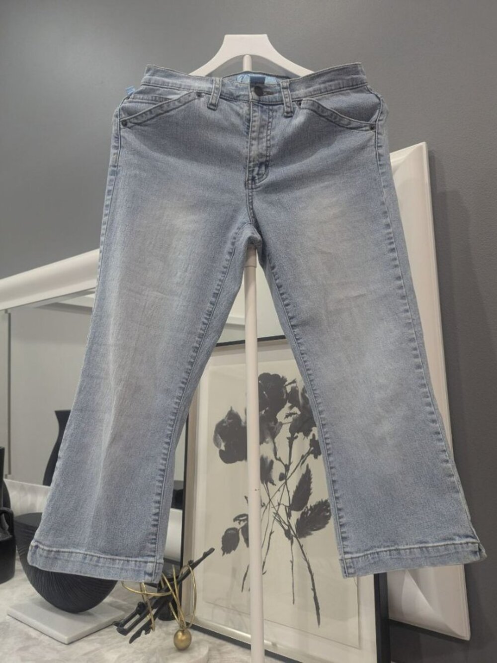 Duplex Light Wash Cropped Wide-Leg Jeans – Size 6
